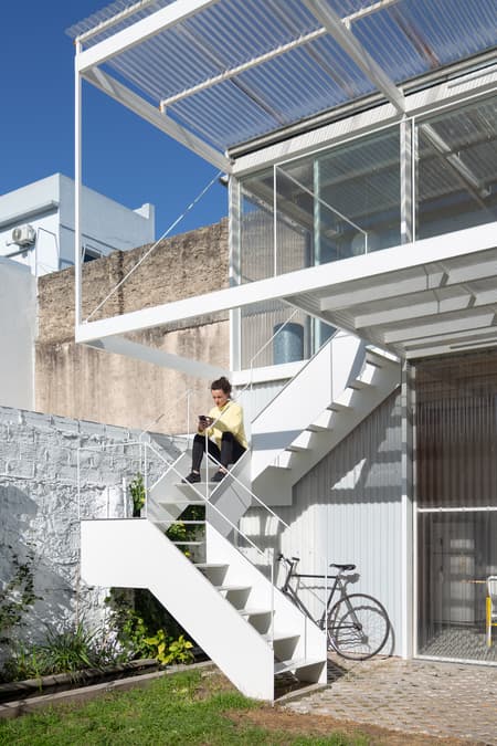 Proyecto Mutan workshop and showroom